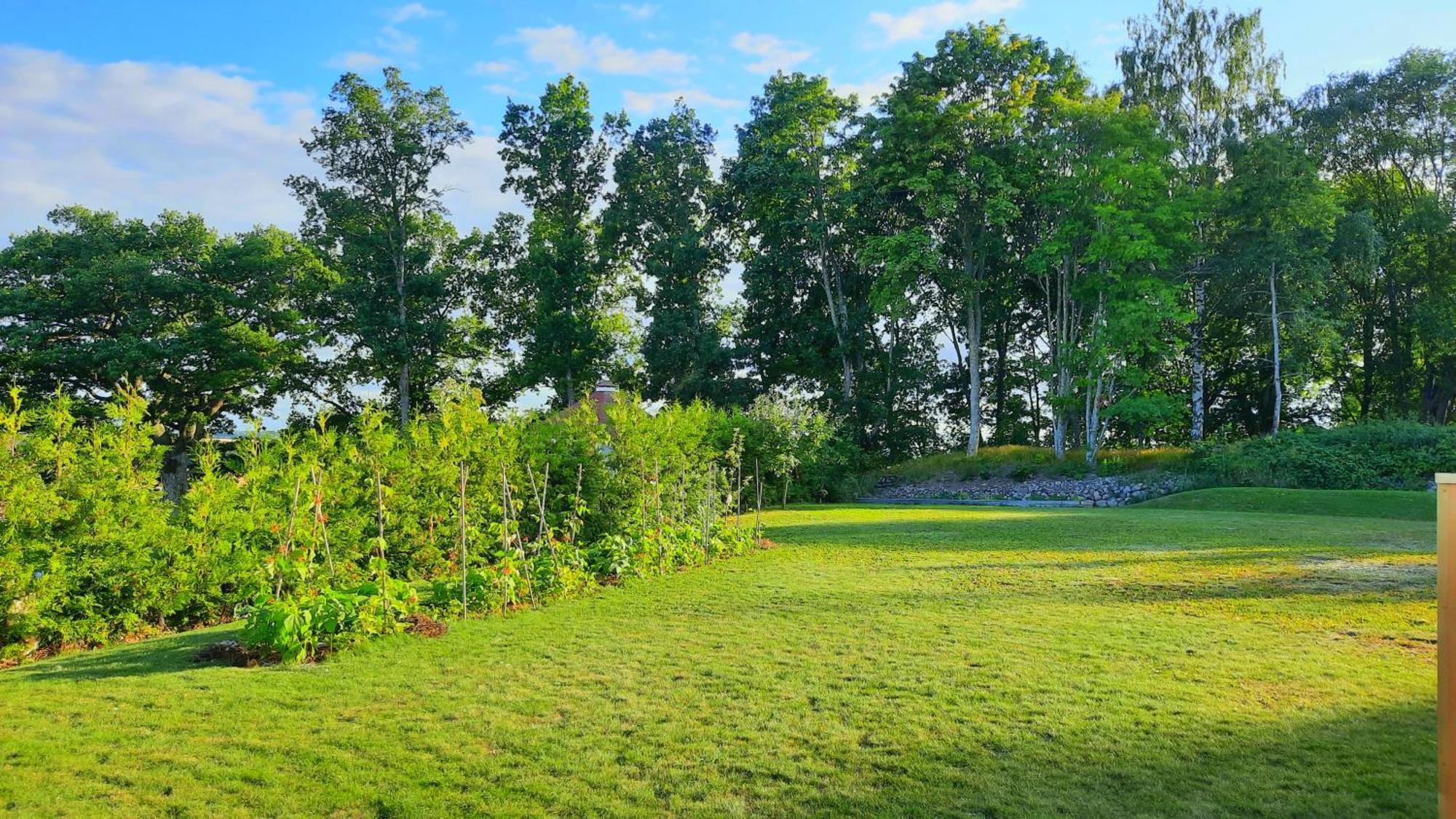 Boende - Stuga Naera Naturen, 3 Km Till Motala Centrum, Elbilsladdning Finns Pa Tomten - Privat Vaerd Exteriör bild
